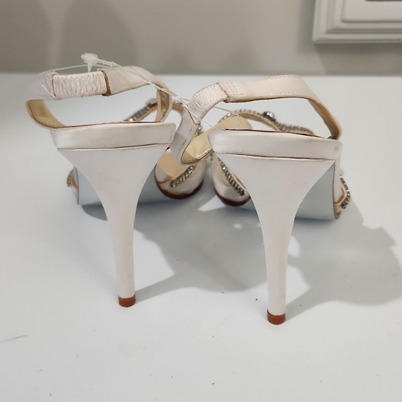 Beautiful white high heels - Picture 5 of 6